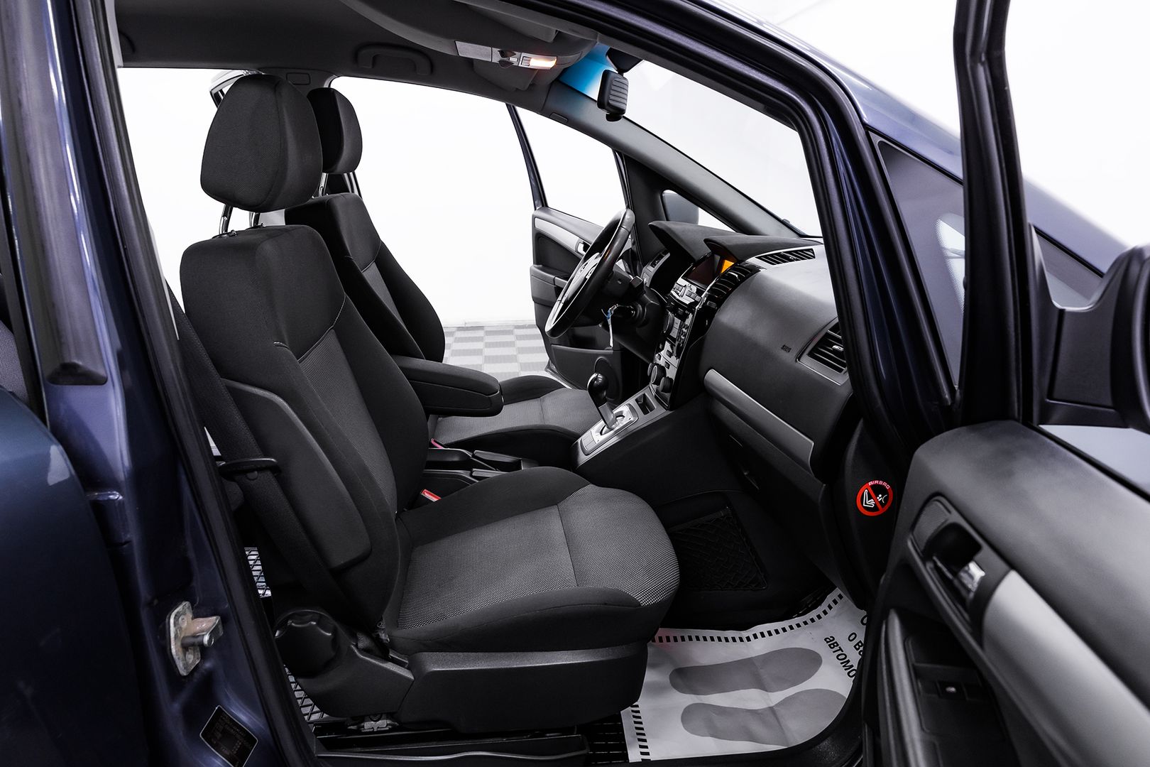 Opel Zafira, B Рестайлинг, 2010 фото 13