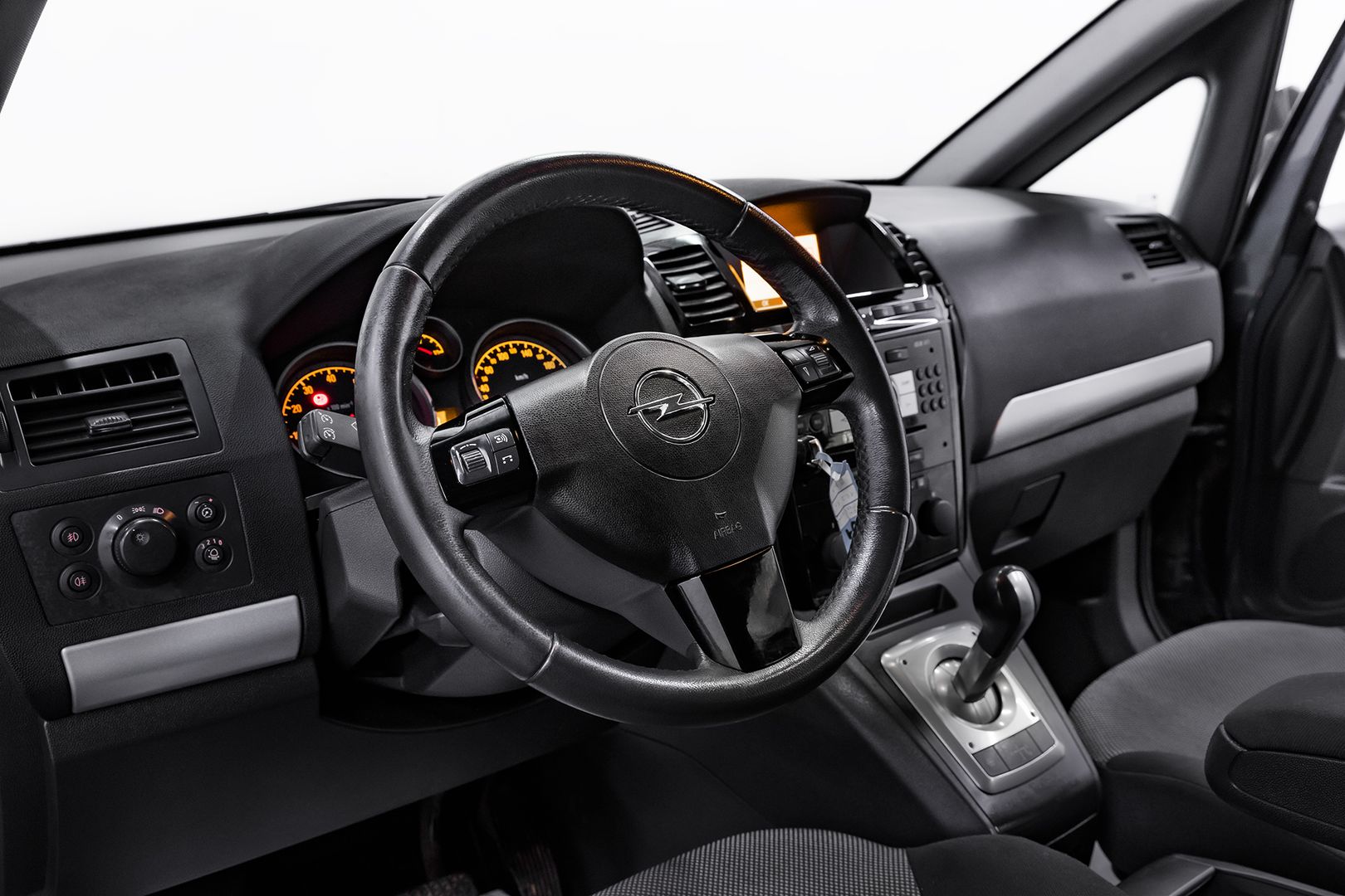 Opel Zafira, B Рестайлинг, 2010 фото 9