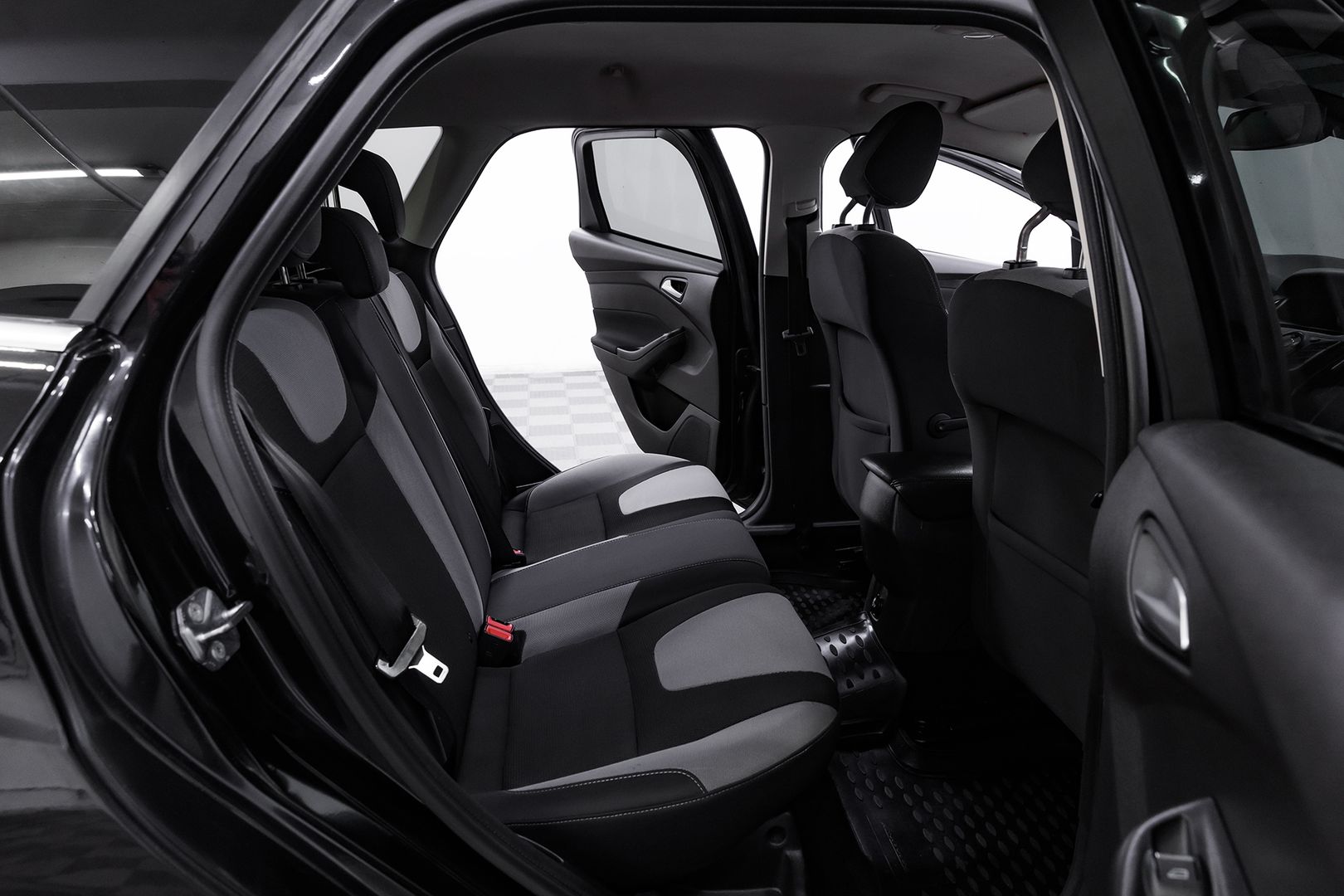 Ford Focus, III, 2013 фото 16