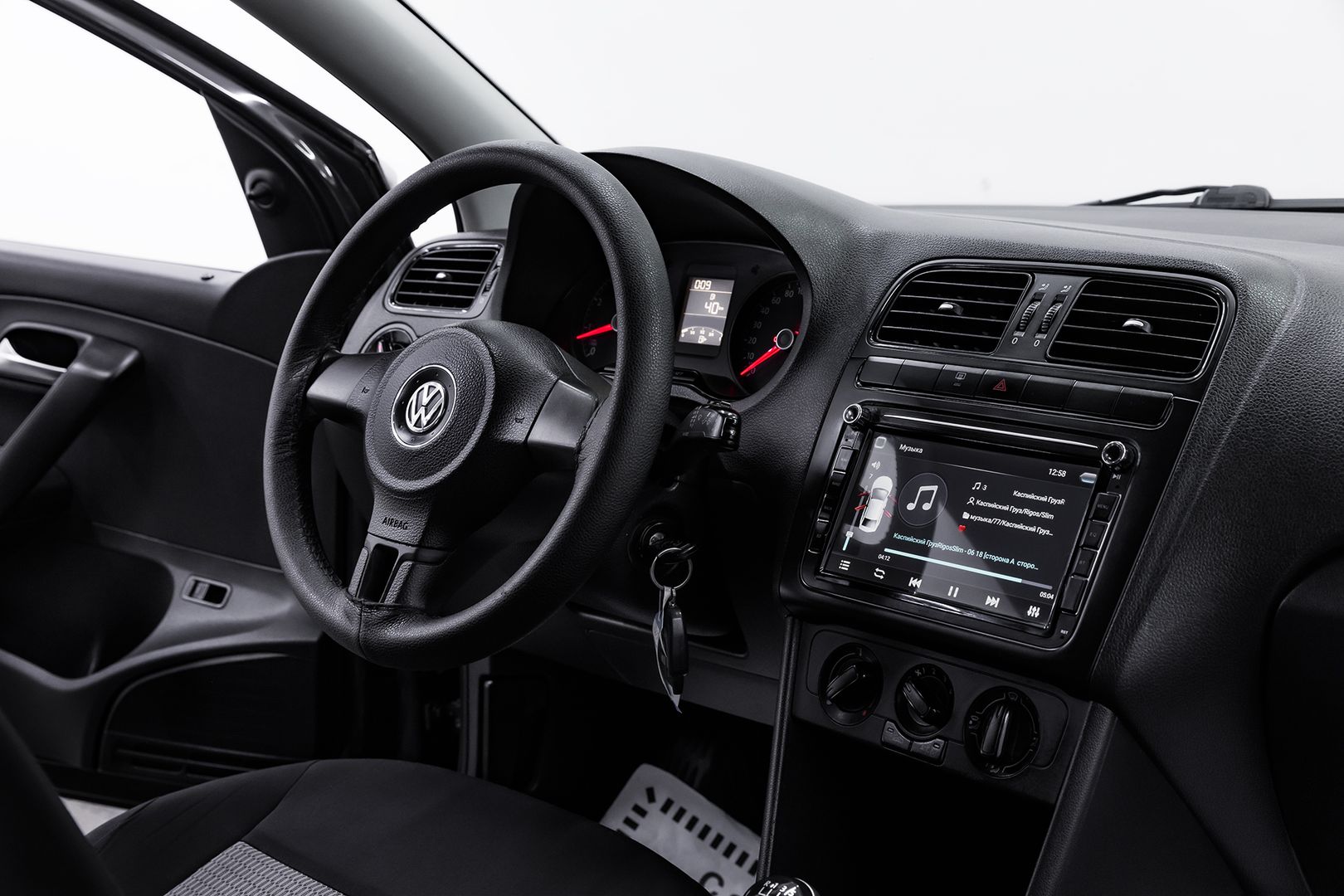 Volkswagen Polo, V, 2014 фото 16