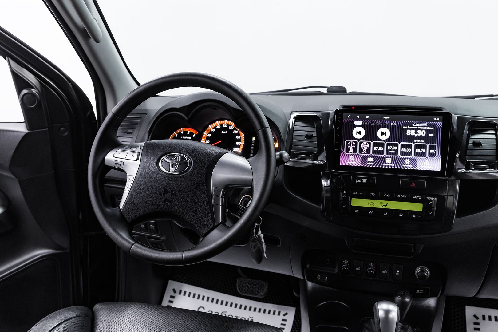 Toyota Hilux, VII Рестайлинг, 2015 фото 12