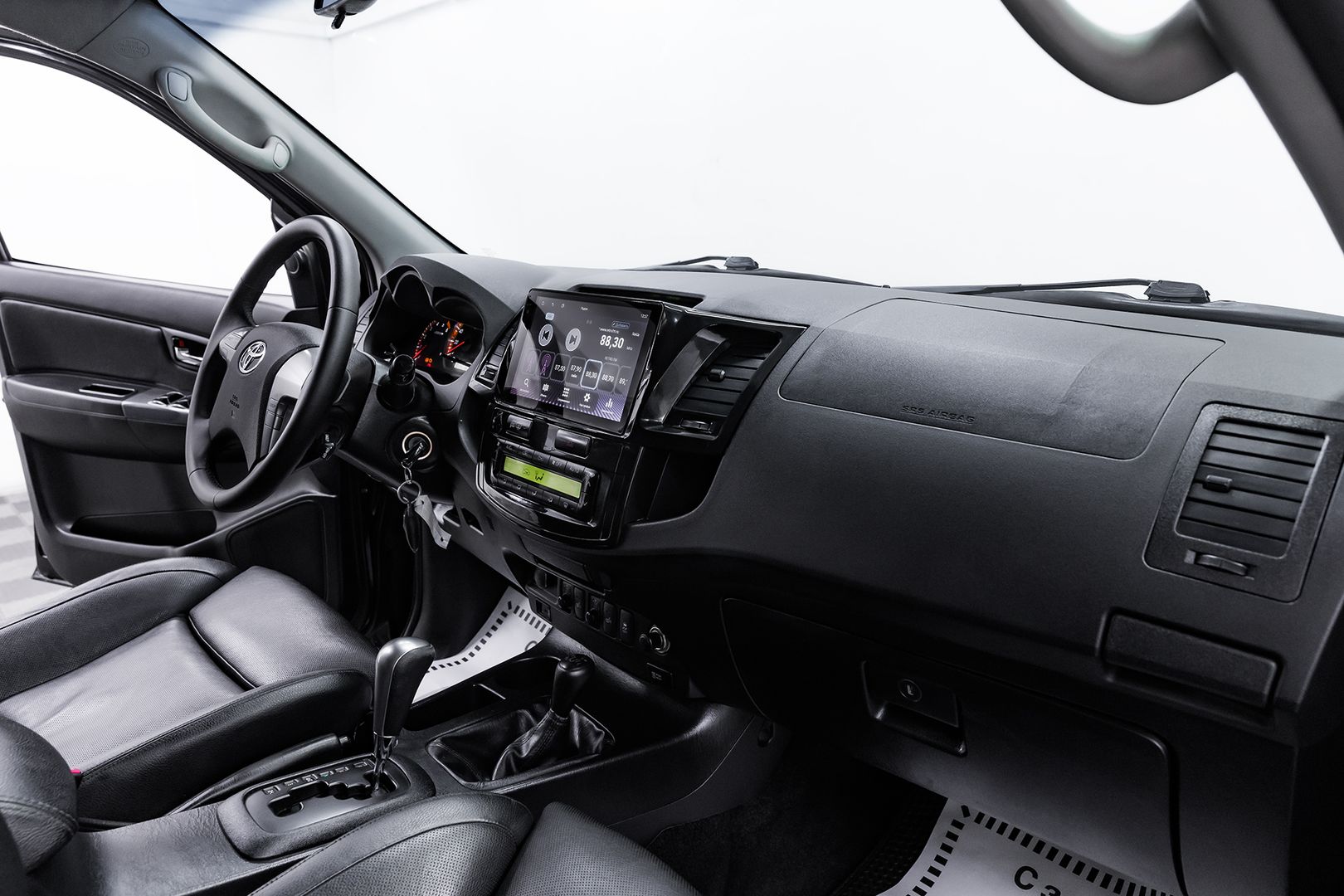 Toyota Hilux, VII Рестайлинг, 2015 фото 17