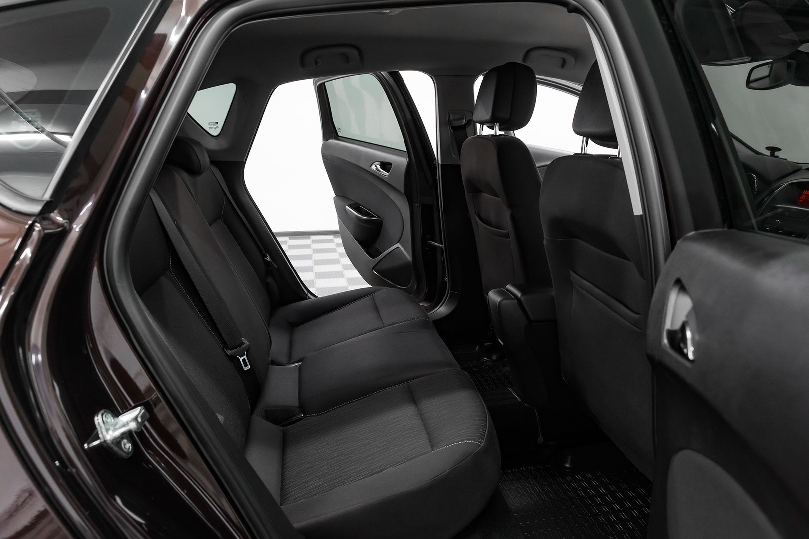 Opel Astra, J Рестайлинг, 2013 фото 17