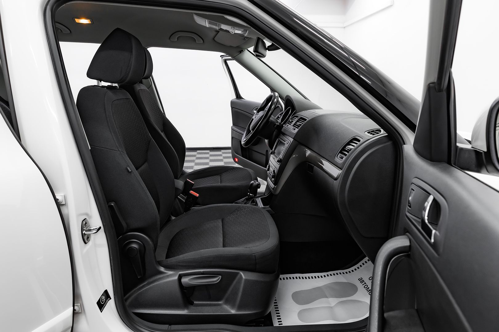 Skoda Yeti, I, 2014 фото 14