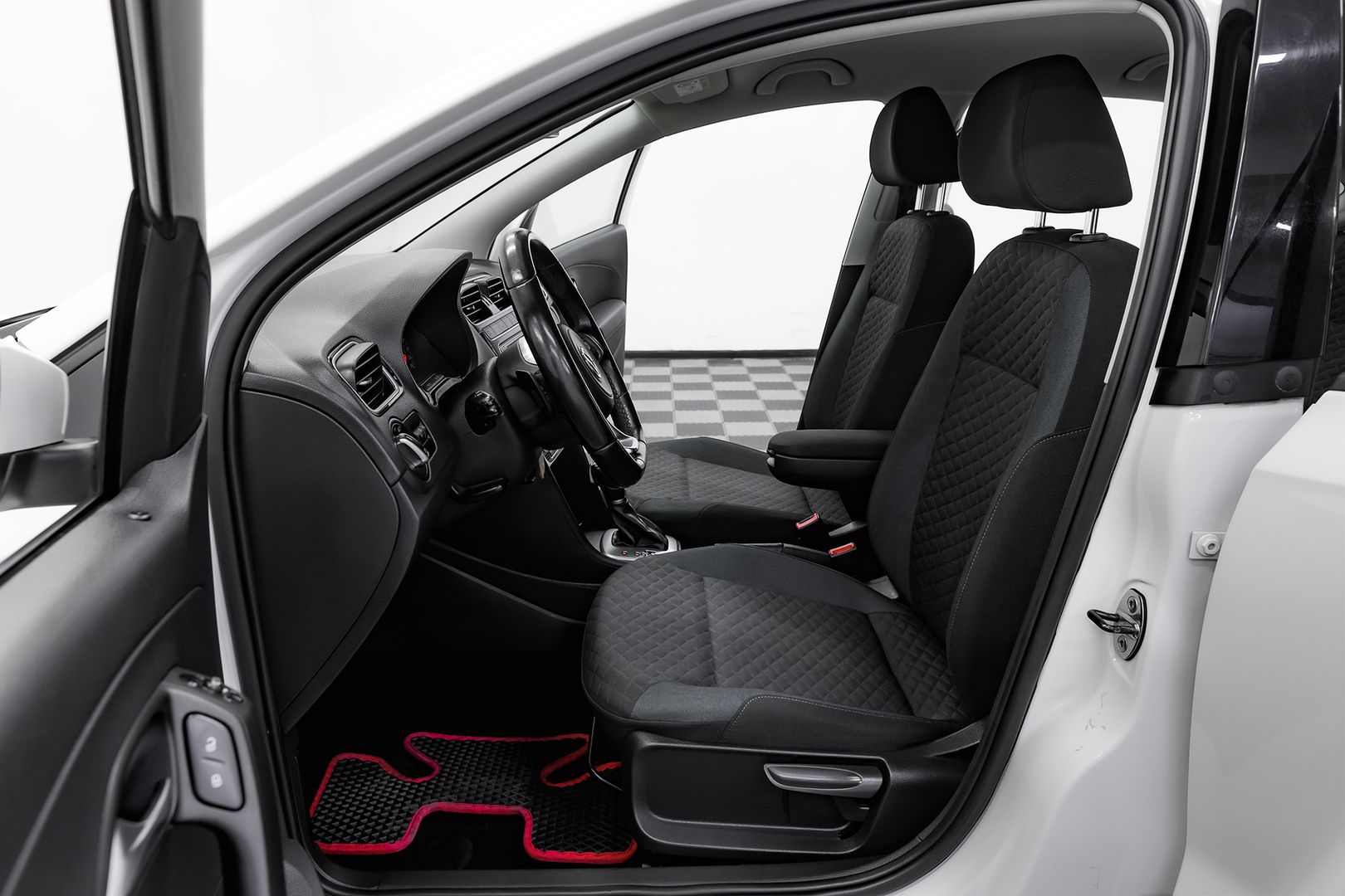 Volkswagen Polo, V Рестайлинг, 2019 фото 7