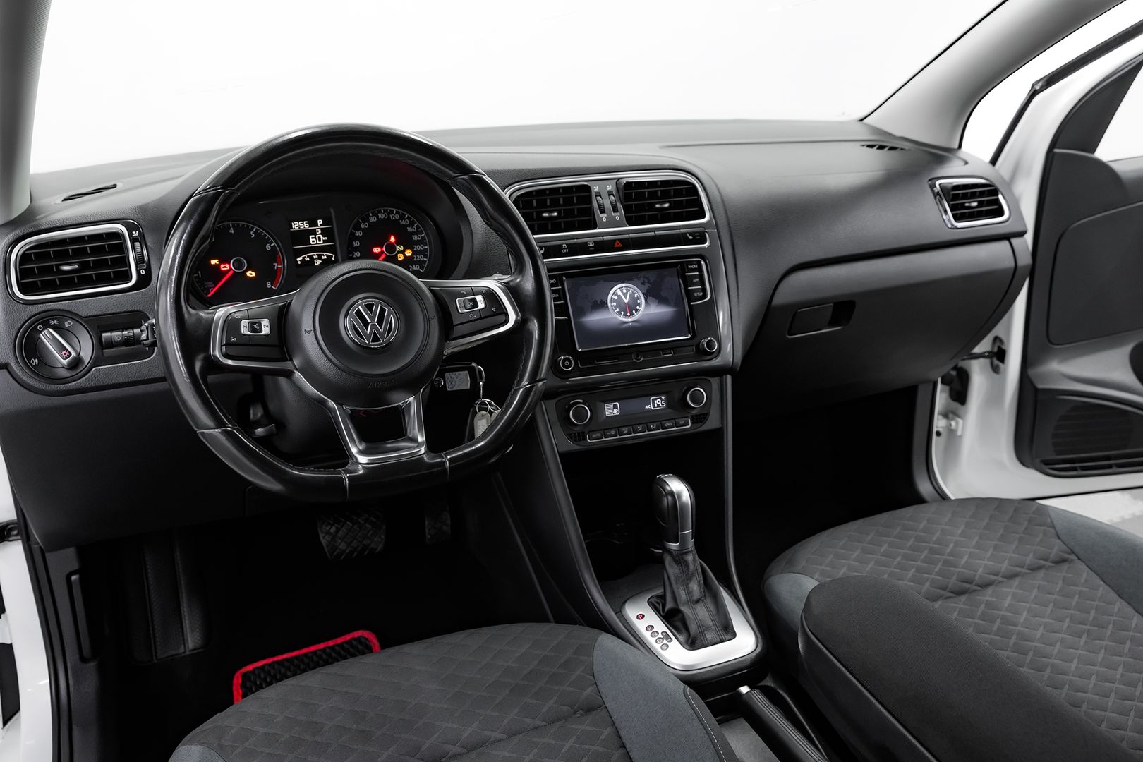 Volkswagen Polo, V Рестайлинг, 2019 фото 13