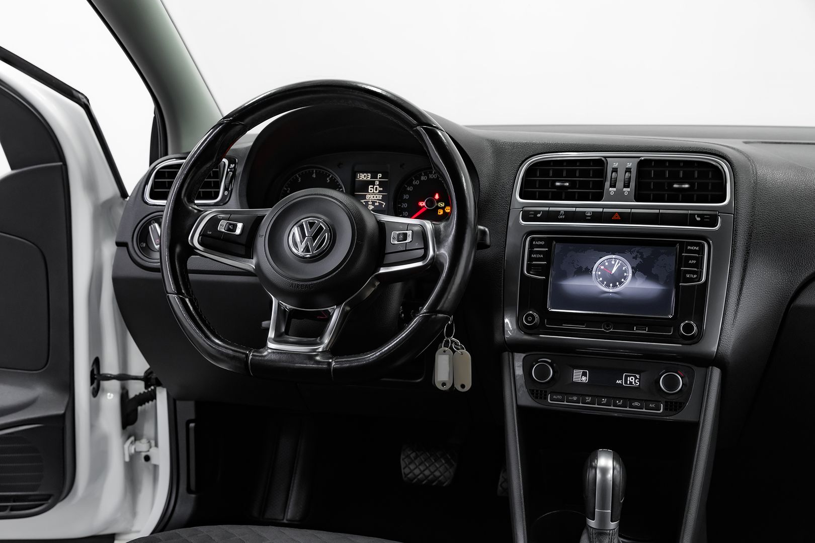 Volkswagen Polo, V Рестайлинг, 2019 фото 15