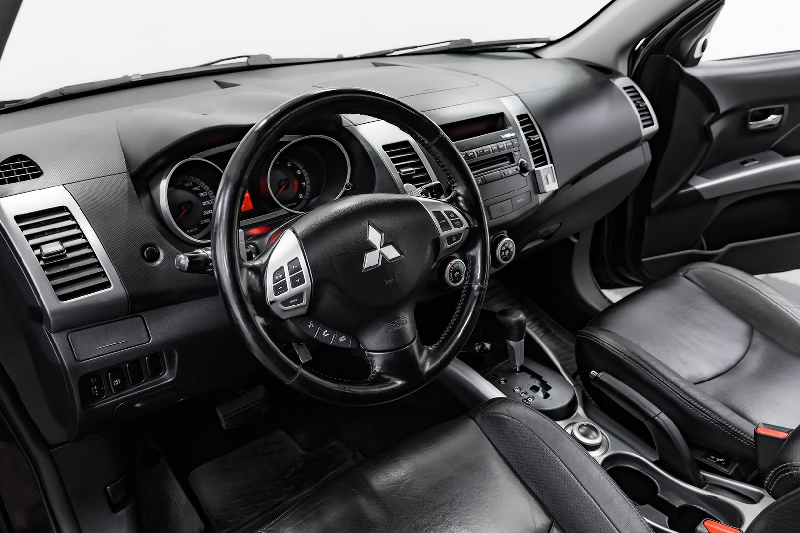 Mitsubishi Outlander, II, 2008 фото 11