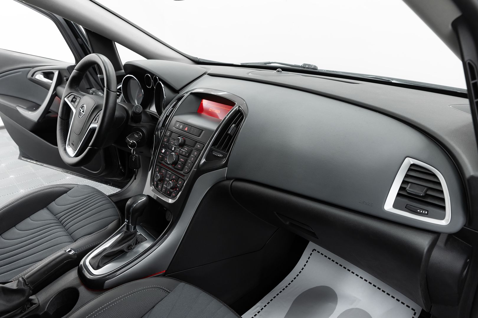 Opel Astra, J Рестайлинг, 2013 фото 16