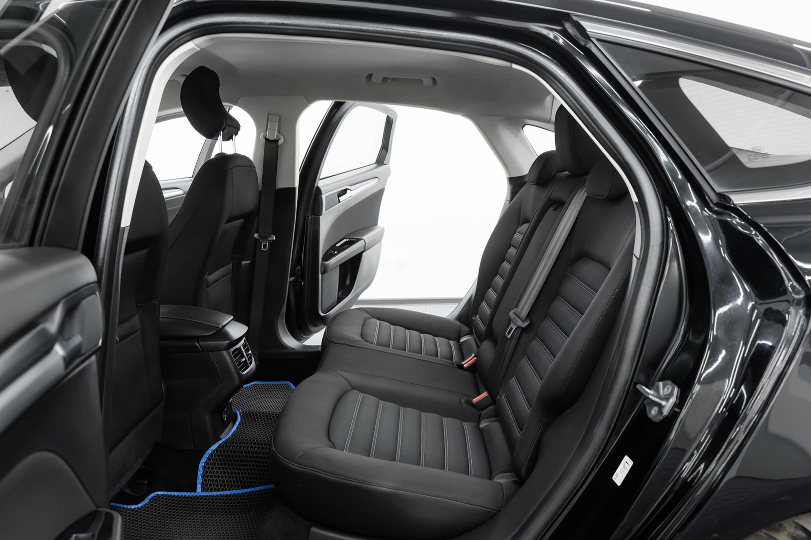 Ford Mondeo, V, 2016 фото 14