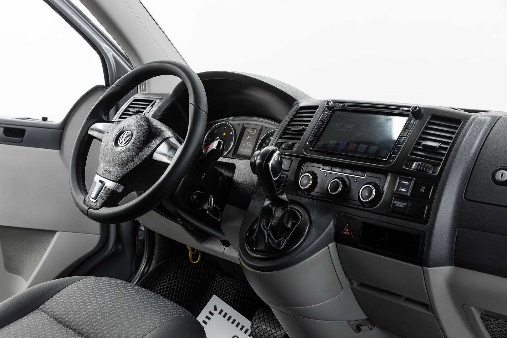 Volkswagen Caravelle, T5 Рестайлинг, 2012 фото 16