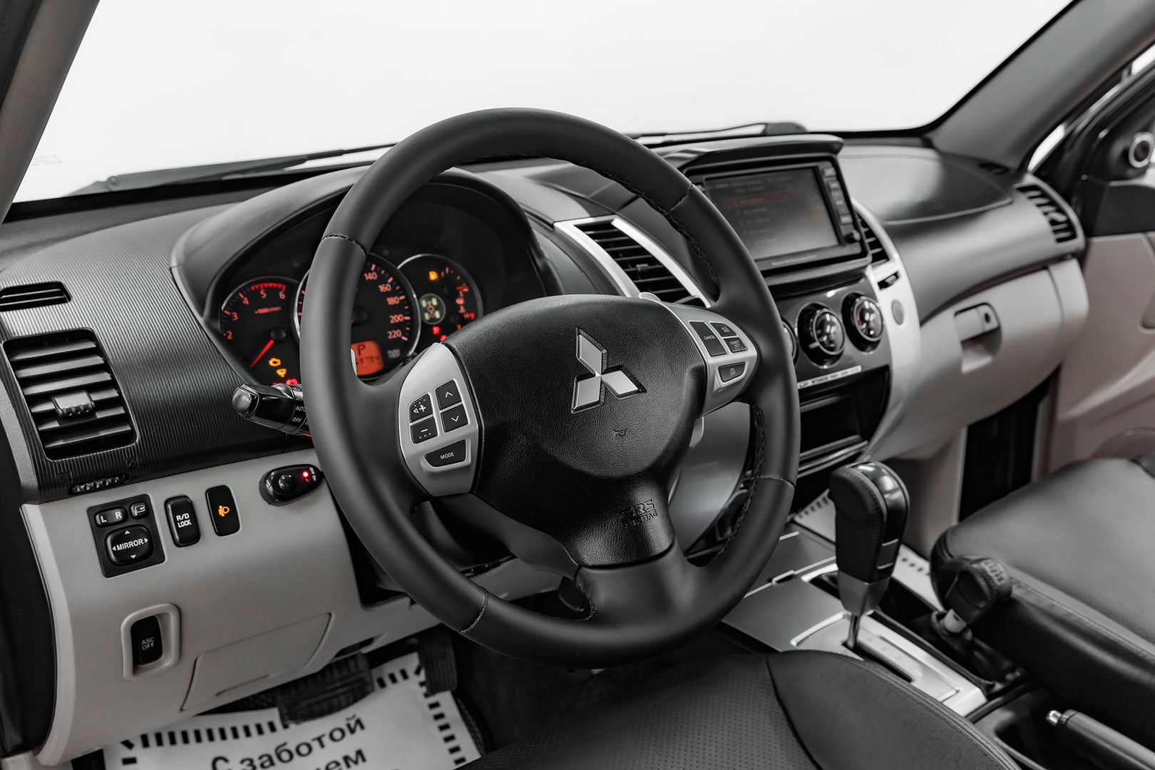 Mitsubishi Pajero Sport, II, 2010 фото 11