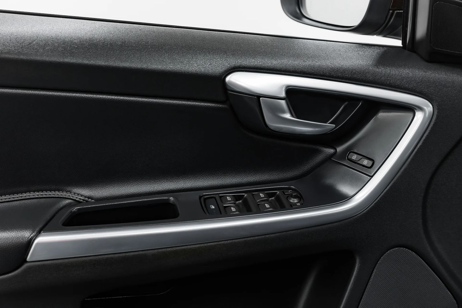 Volvo XC60, I Рестайлинг, 2015 фото 8