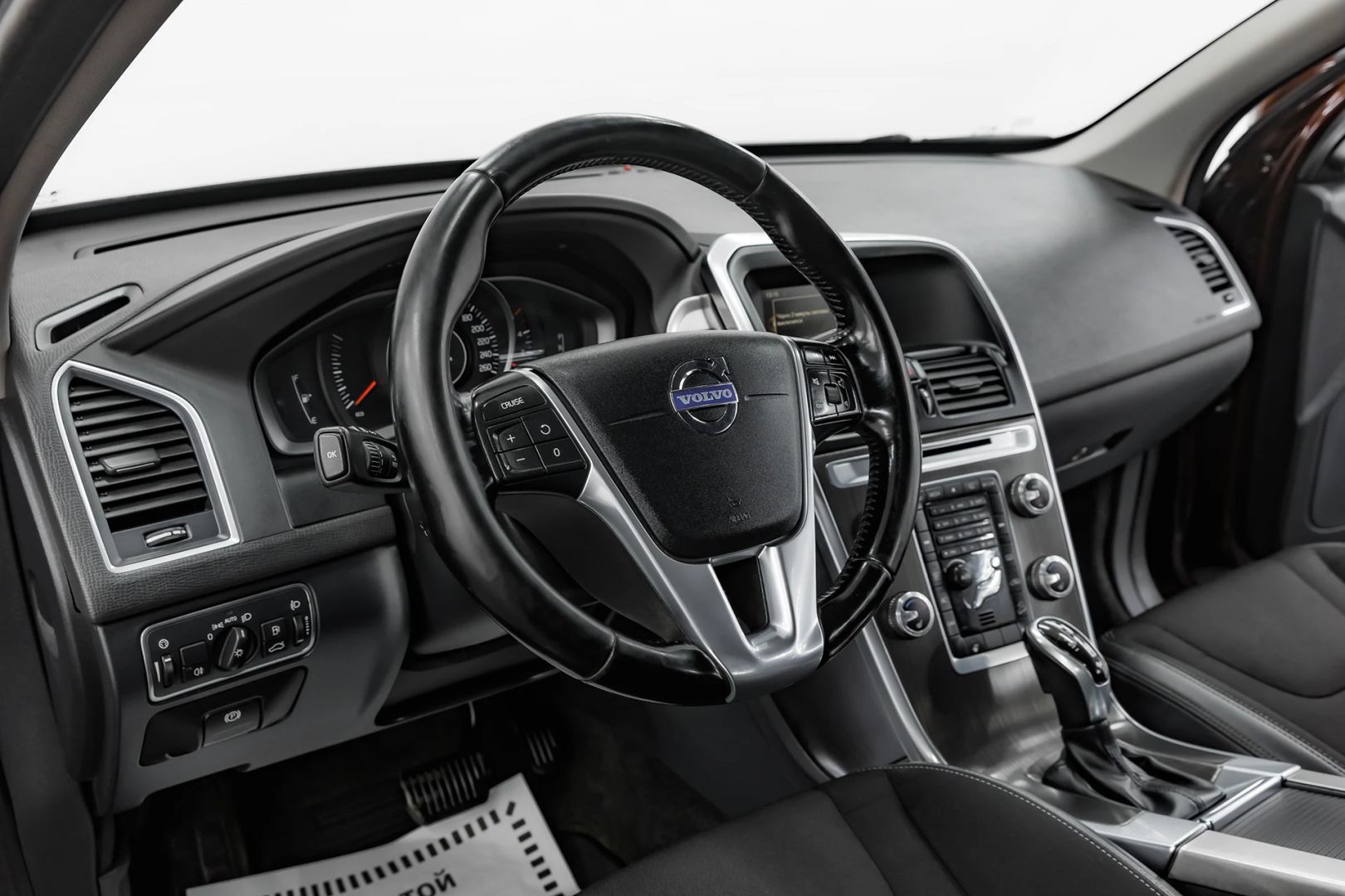 Volvo XC60, I Рестайлинг, 2015 фото 10