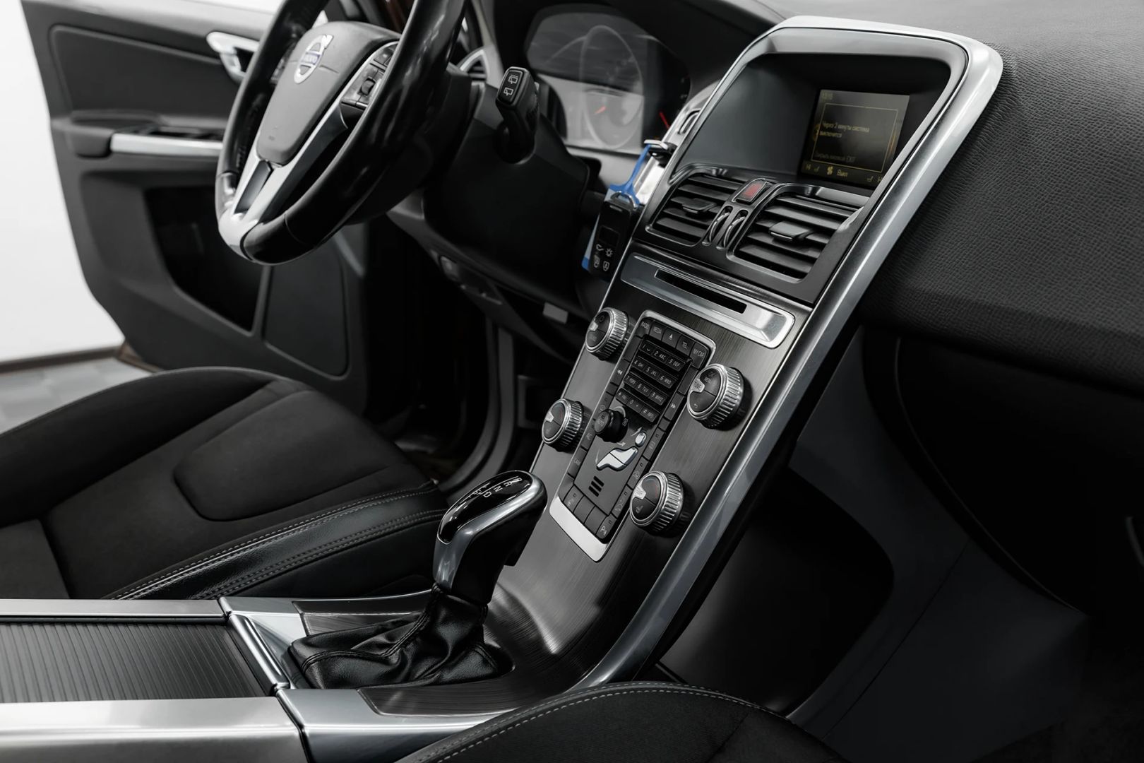 Volvo XC60, I Рестайлинг, 2015 фото 14