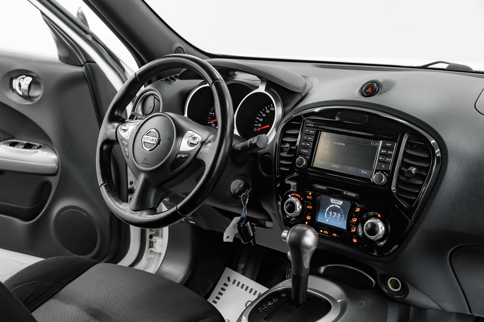 Nissan Juke, I, 2014 фото 11