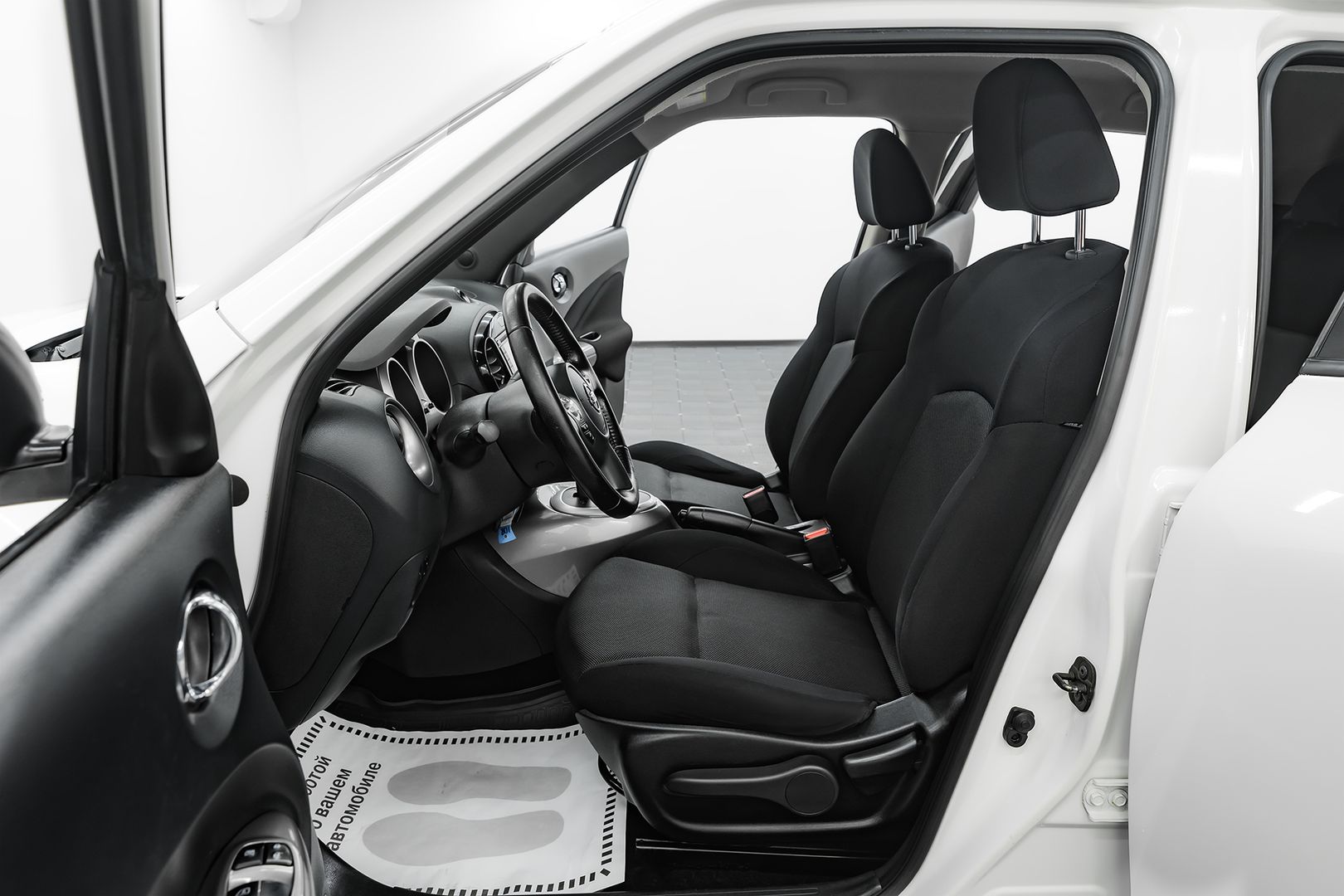 Nissan Juke, I, 2014 фото 8