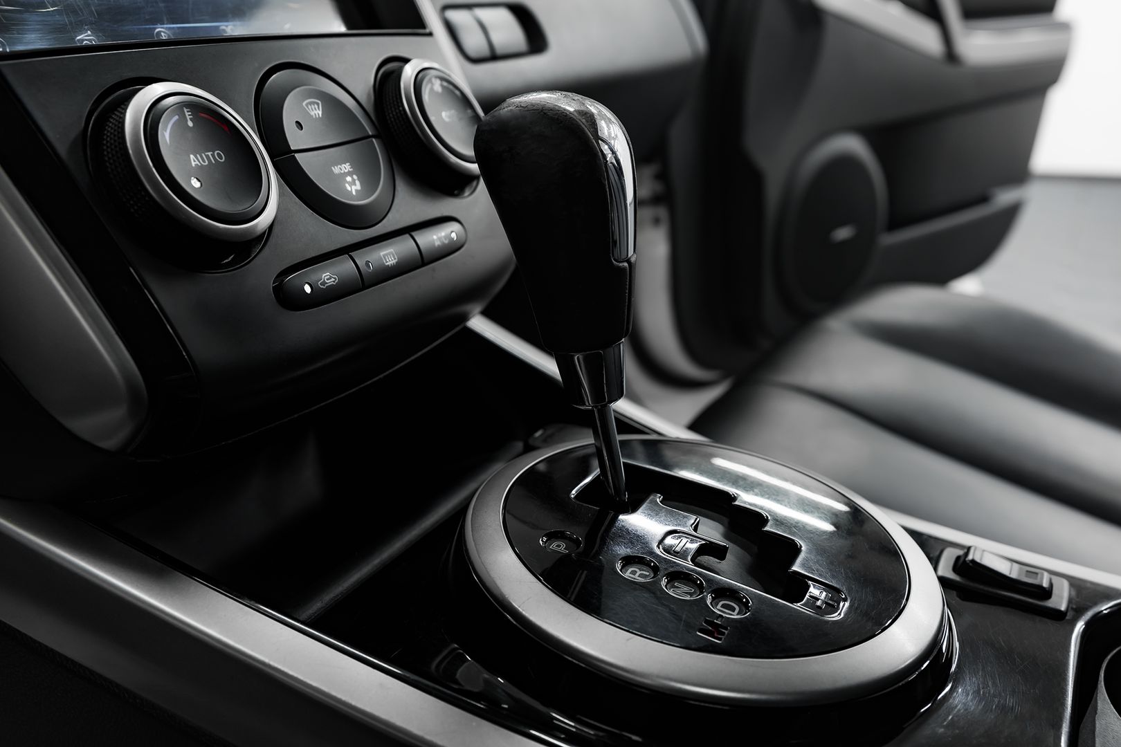 Mazda CX-7, I Рестайлинг, 2010 фото 13