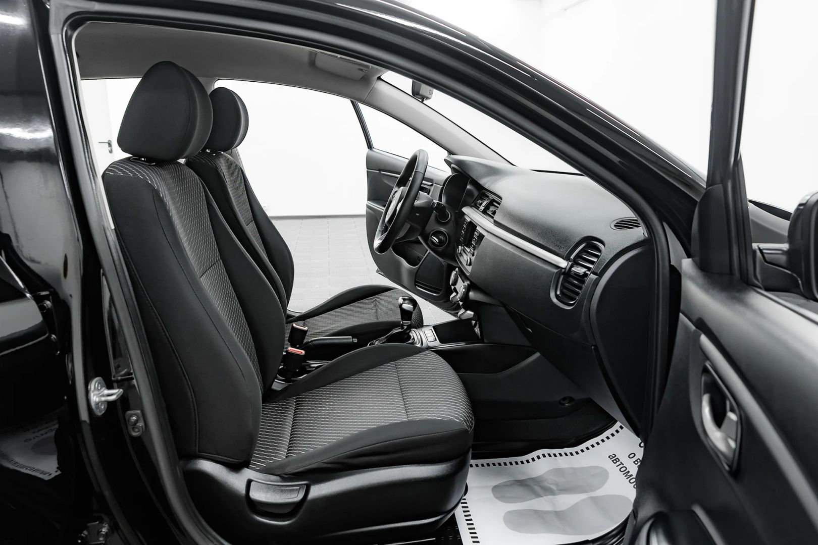 Kia Rio, IV, 2018 фото 16