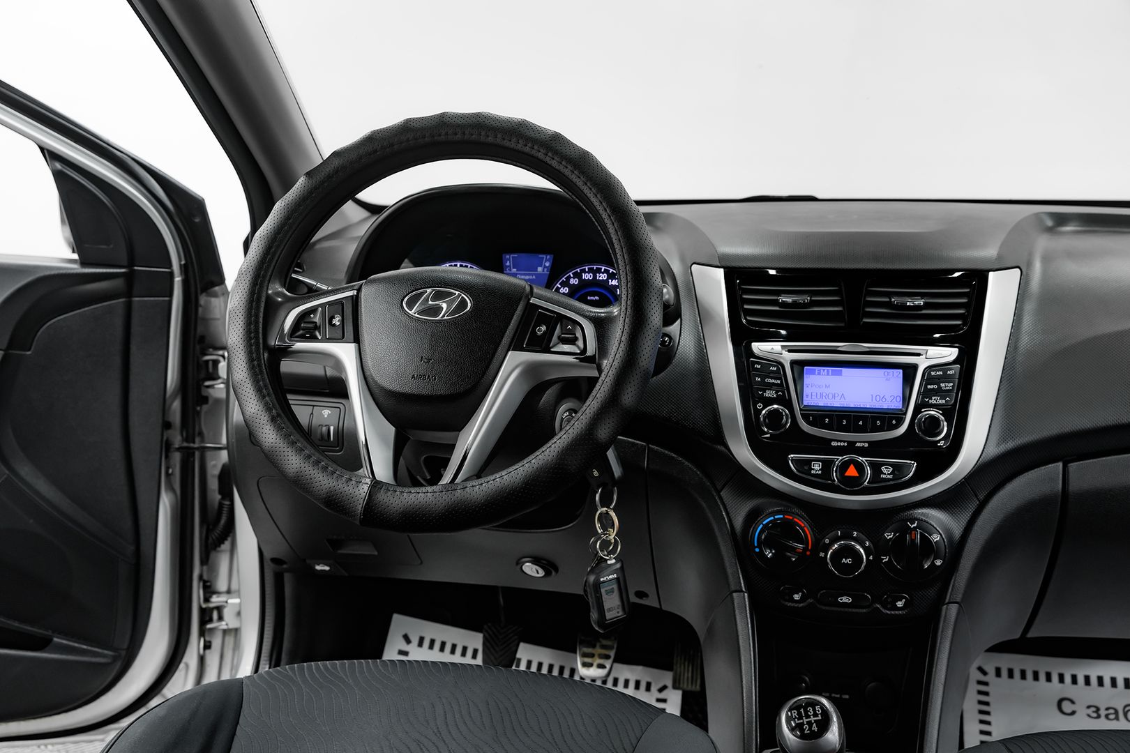 Hyundai Solaris, I, 2011 фото 12