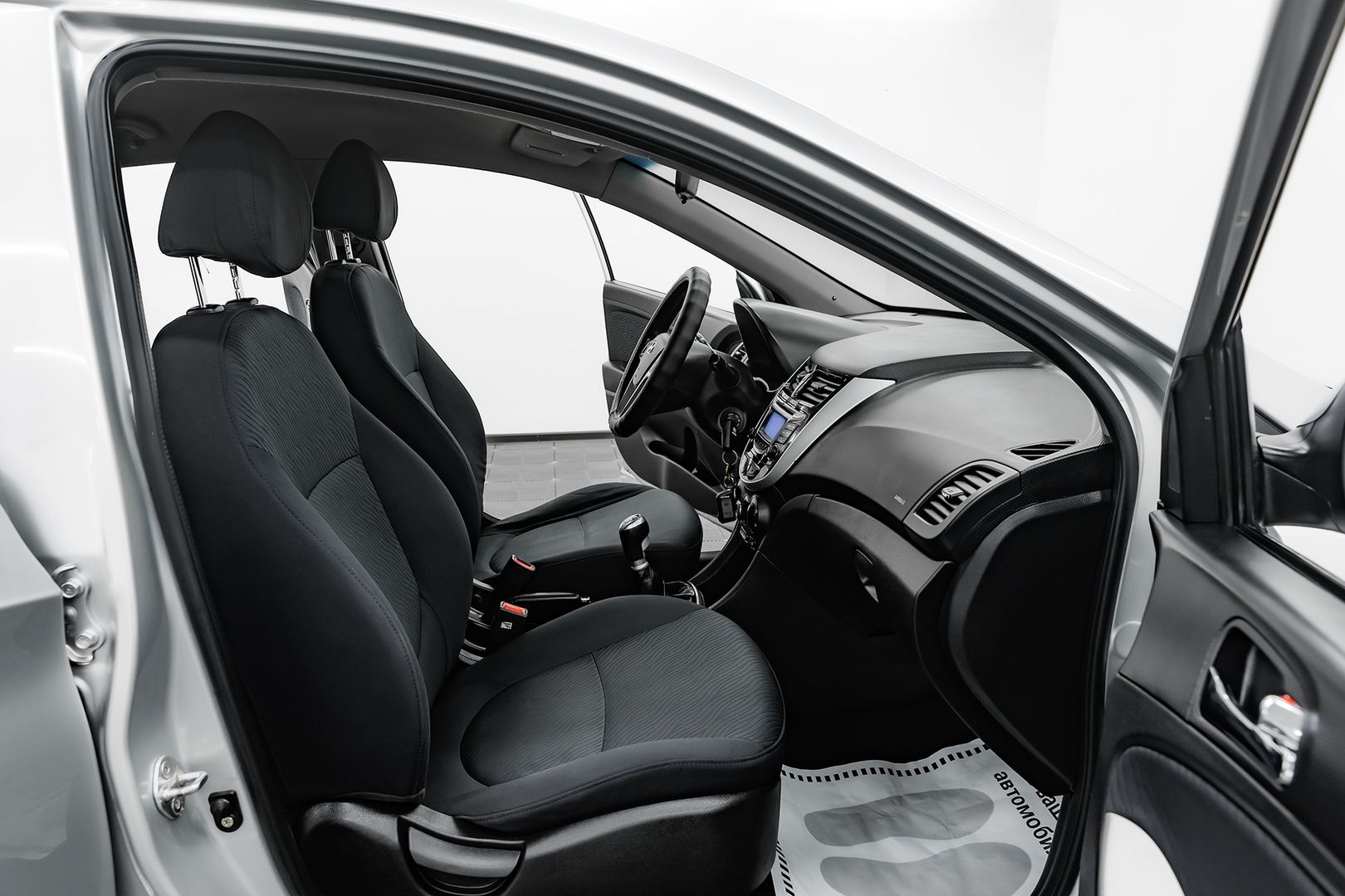 Hyundai Solaris, I, 2011 фото 15