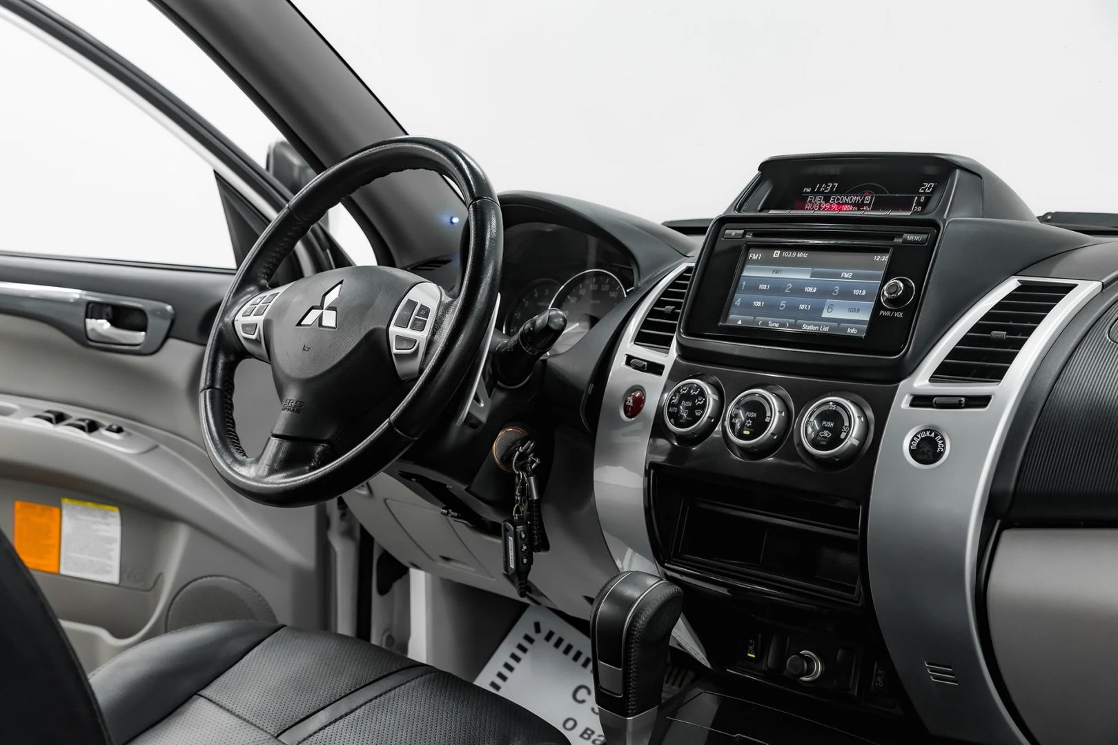 Mitsubishi Pajero Sport, II Рестайлинг, 2014 фото 9