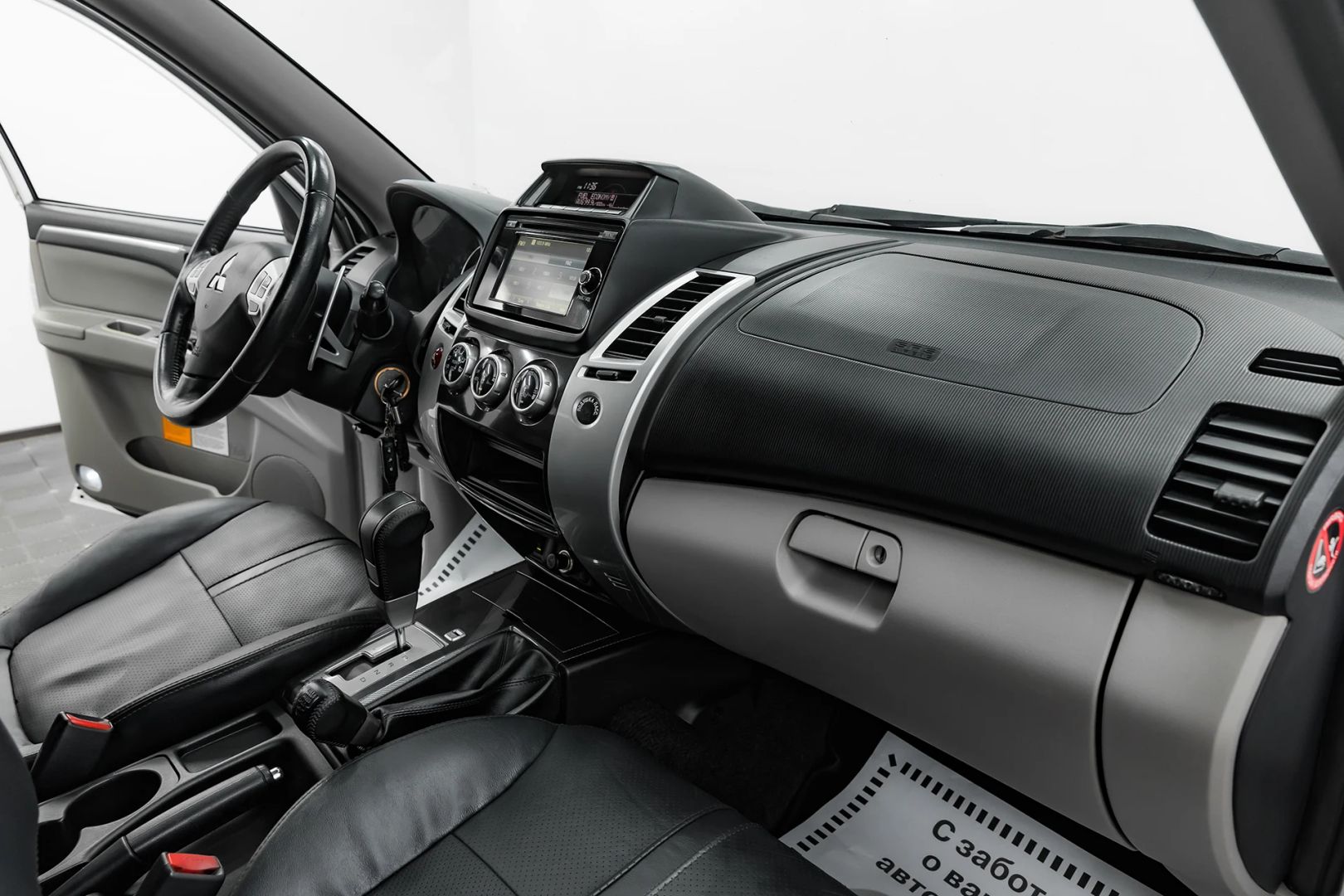 Mitsubishi Pajero Sport, II Рестайлинг, 2014 фото 14