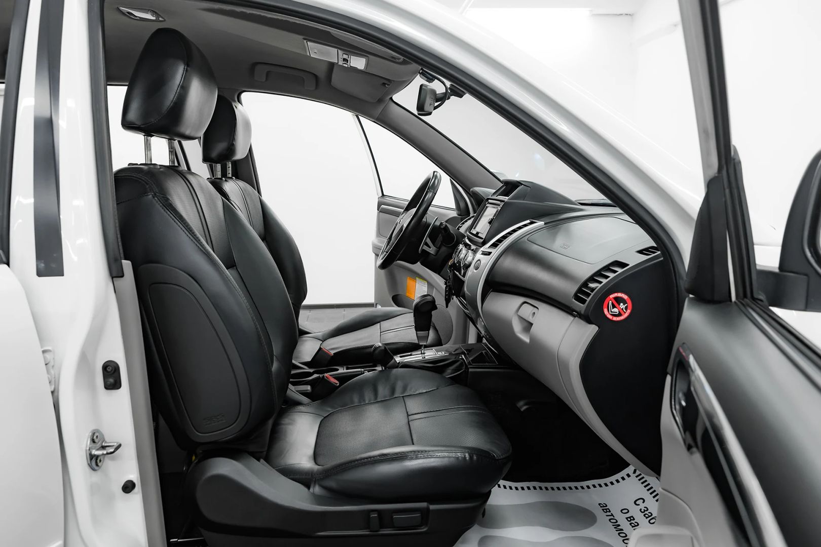 Mitsubishi Pajero Sport, II Рестайлинг, 2014 фото 15