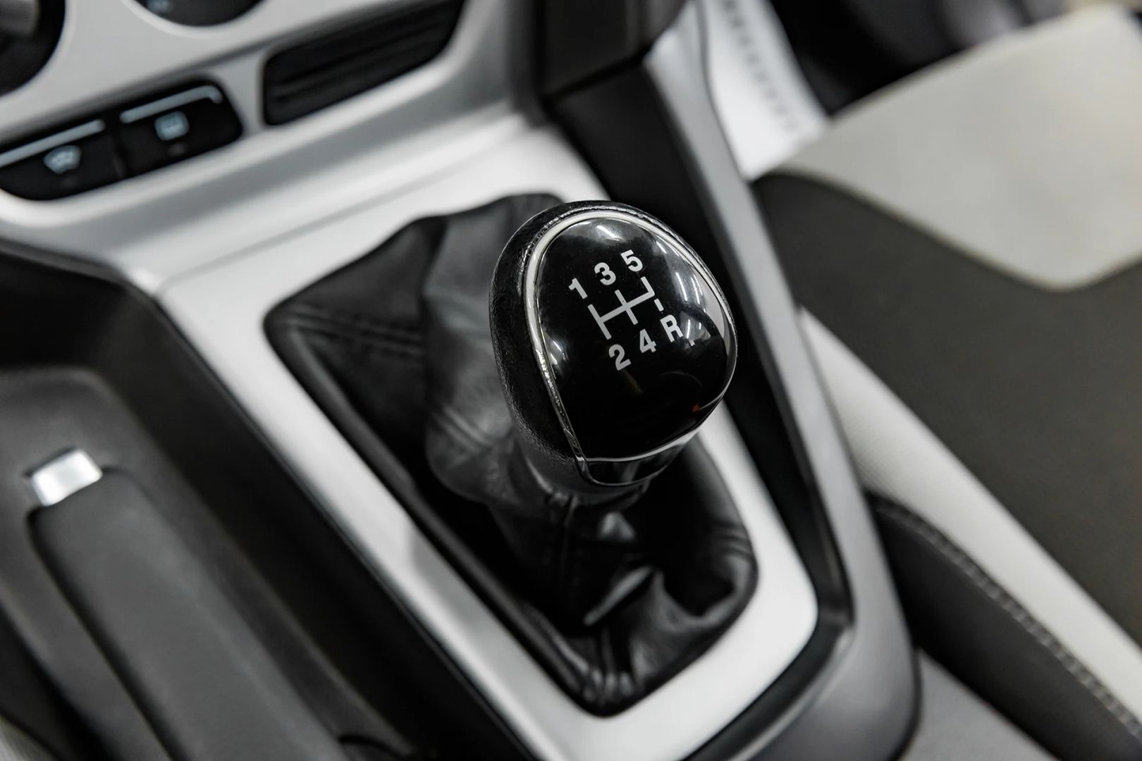 Ford Focus, III, 2014 фото 10