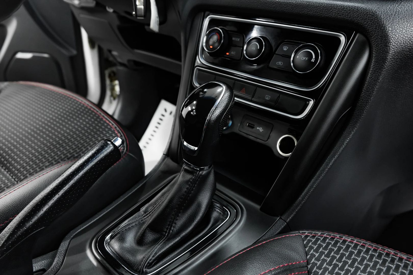 Chery Tiggo 3, I, 2017 фото 11