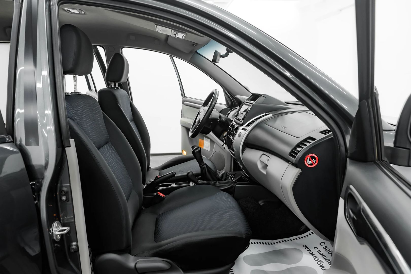 Mitsubishi Pajero Sport, II Рестайлинг, 2014 фото 13