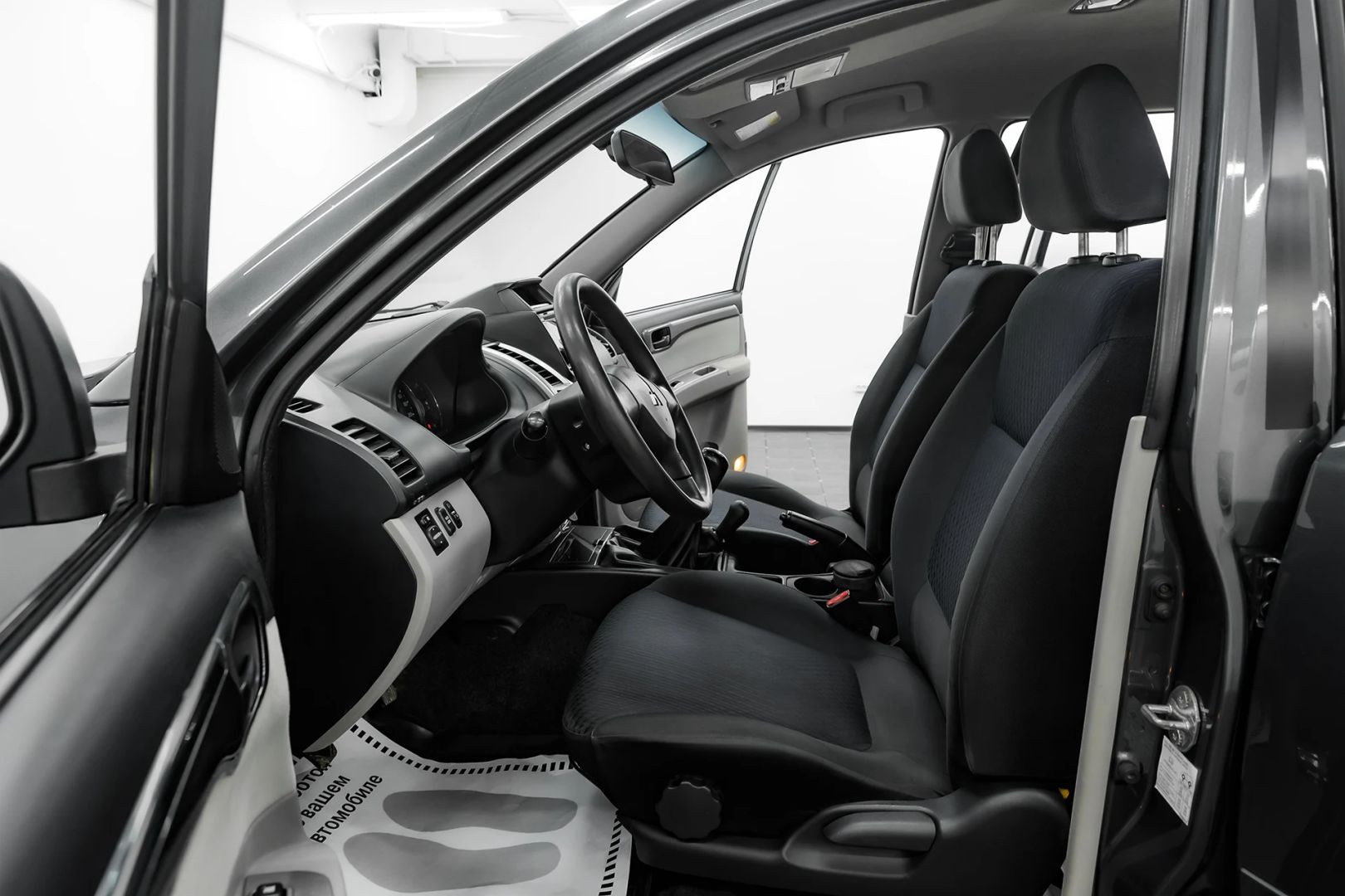 Mitsubishi Pajero Sport, II Рестайлинг, 2014 фото 7