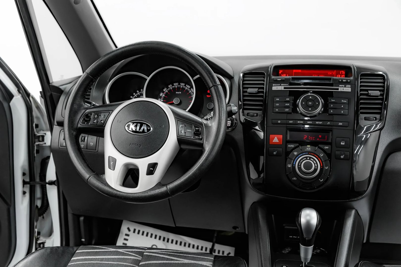 Kia Venga, I, 2013 фото 9