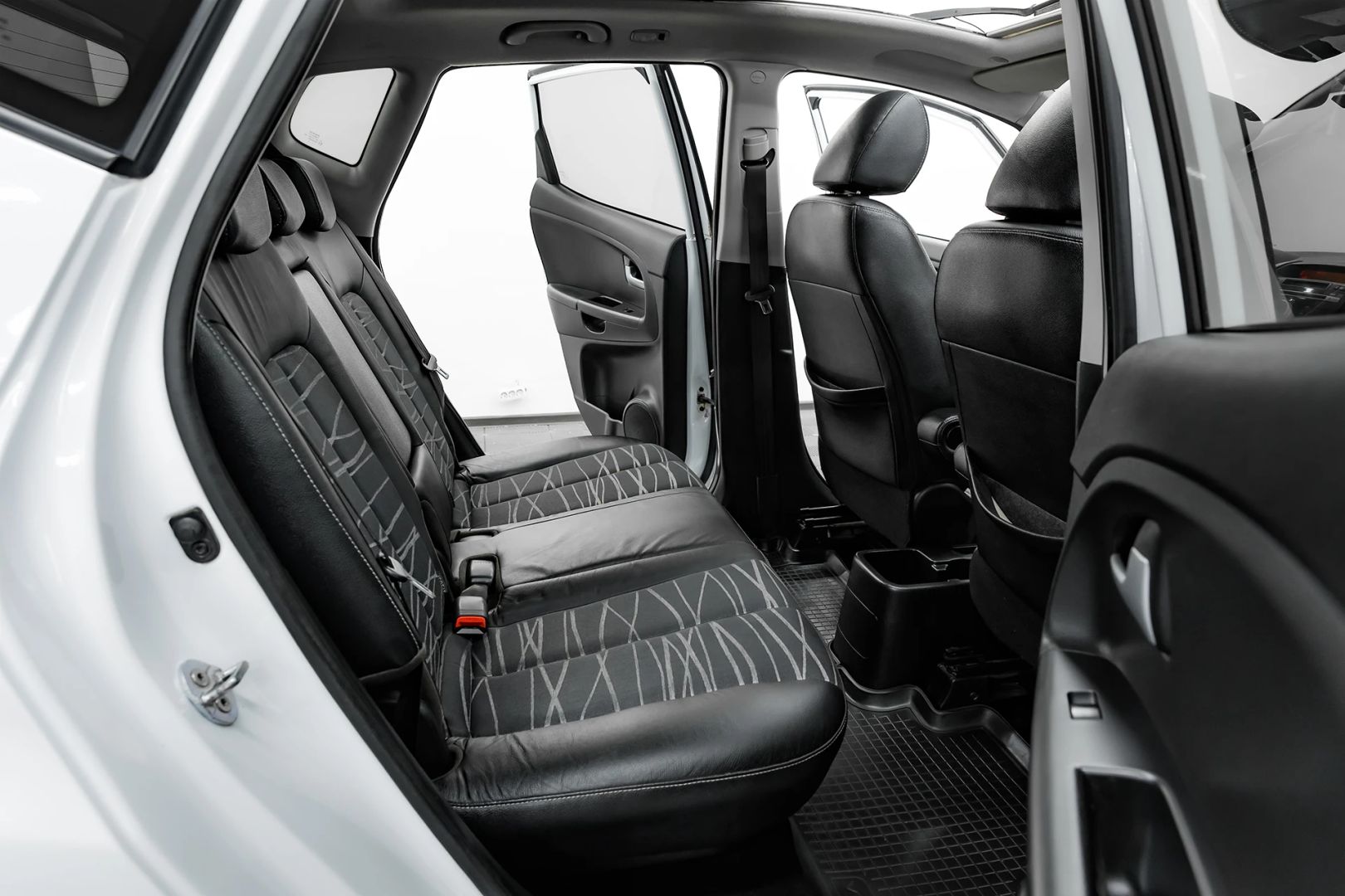 Kia Venga, I, 2013 фото 18