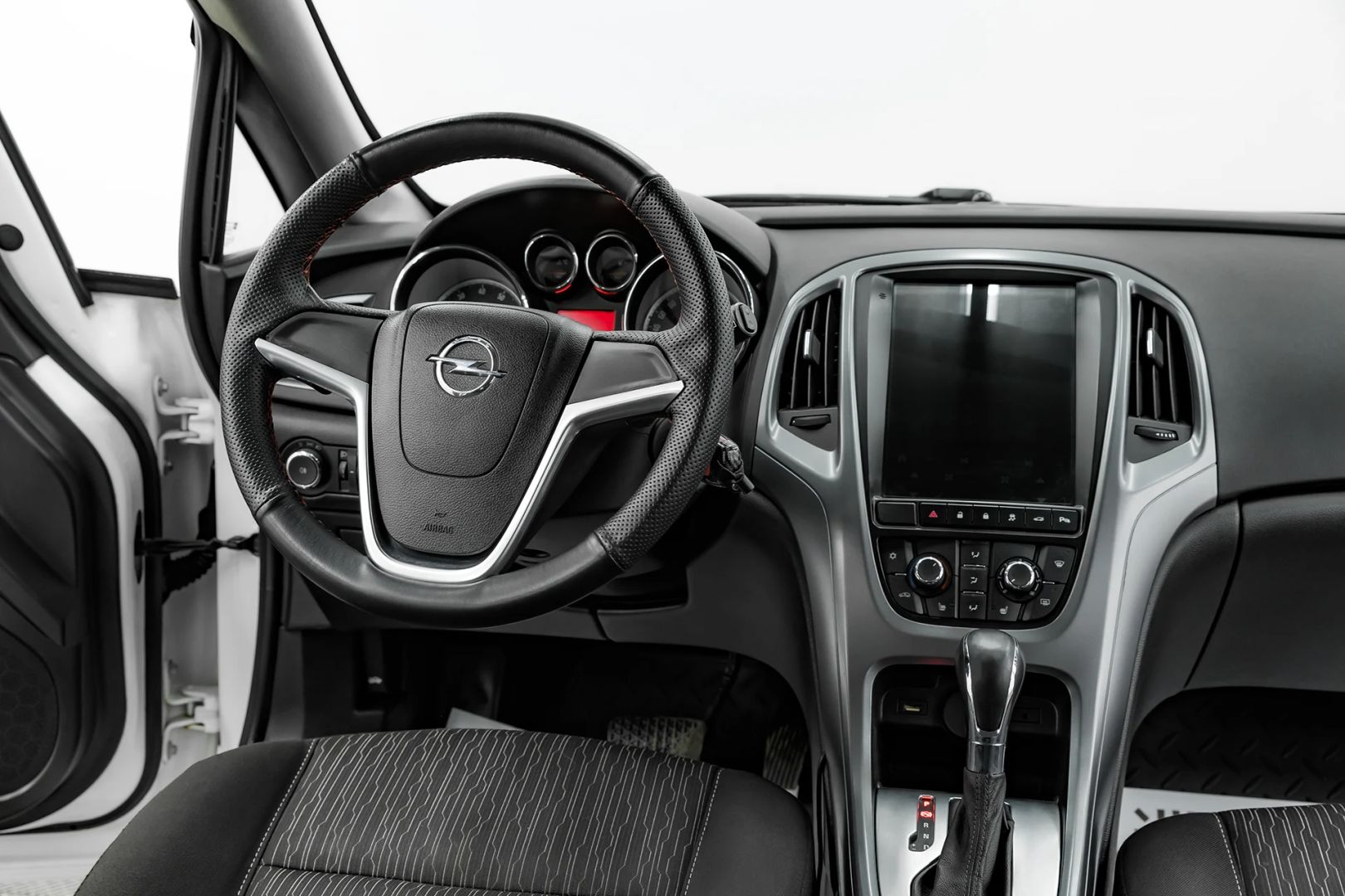 Opel Astra, J Рестайлинг, 2014 фото 10