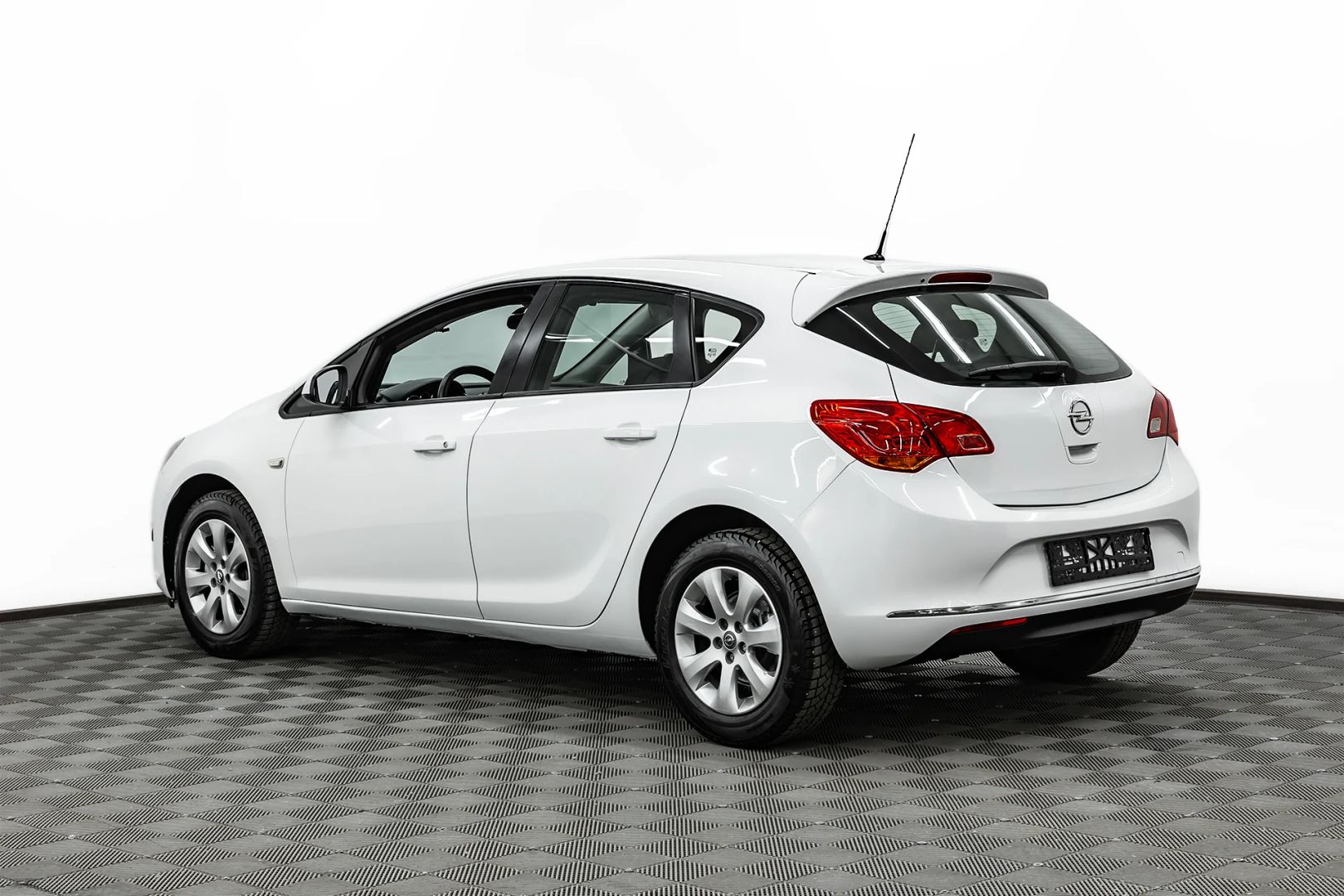 Opel Astra, J Рестайлинг, 2014 фото 4