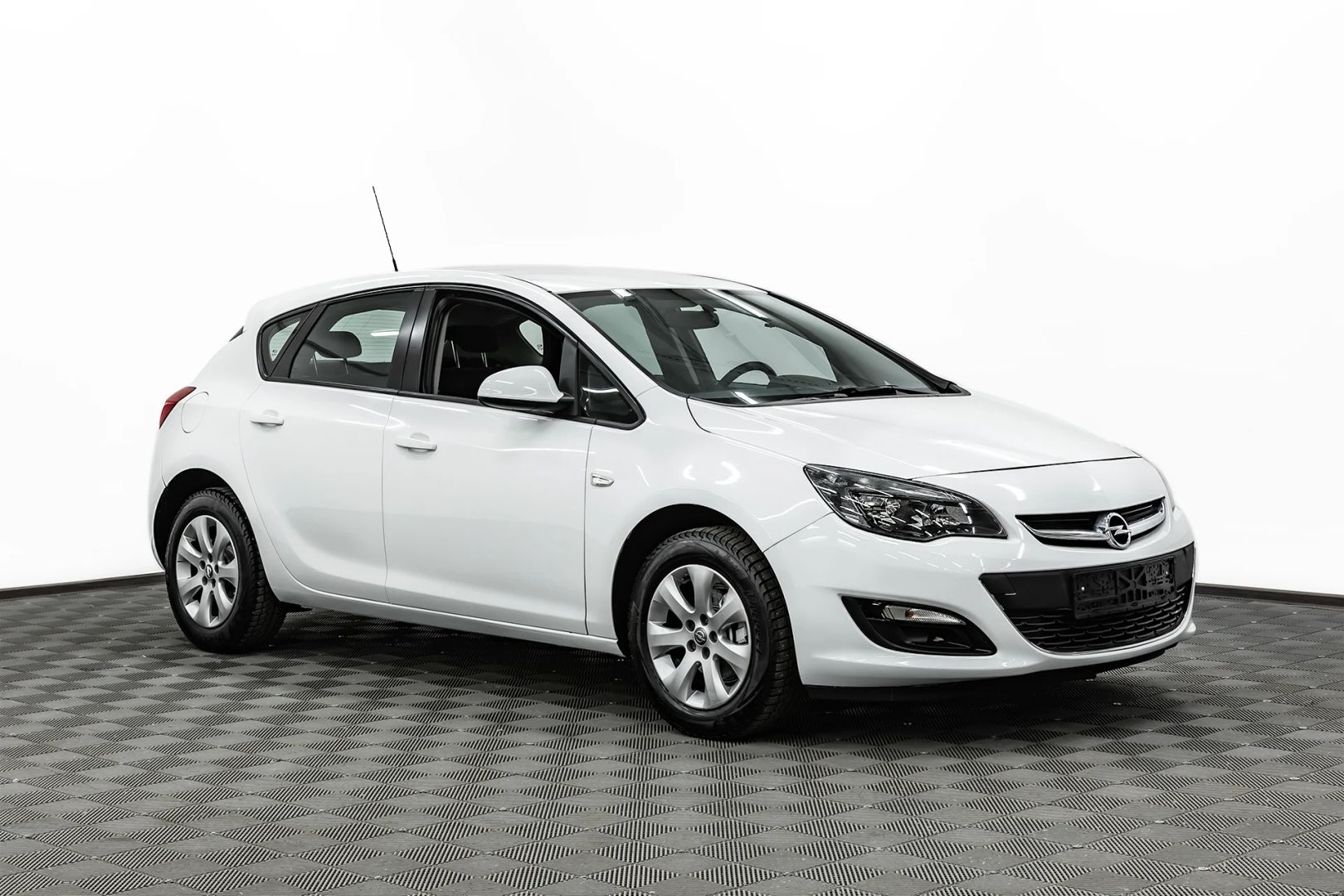 Opel Astra, J Рестайлинг, 2014 фото 3
