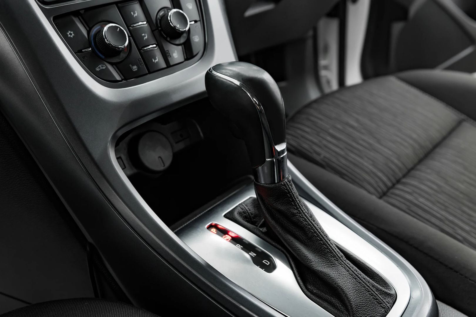 Opel Astra, J Рестайлинг, 2014 фото 12