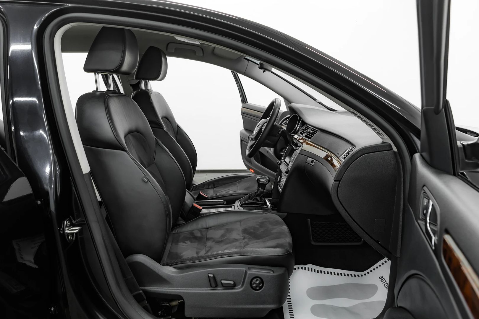 Skoda Superb, II, 2011 фото 16