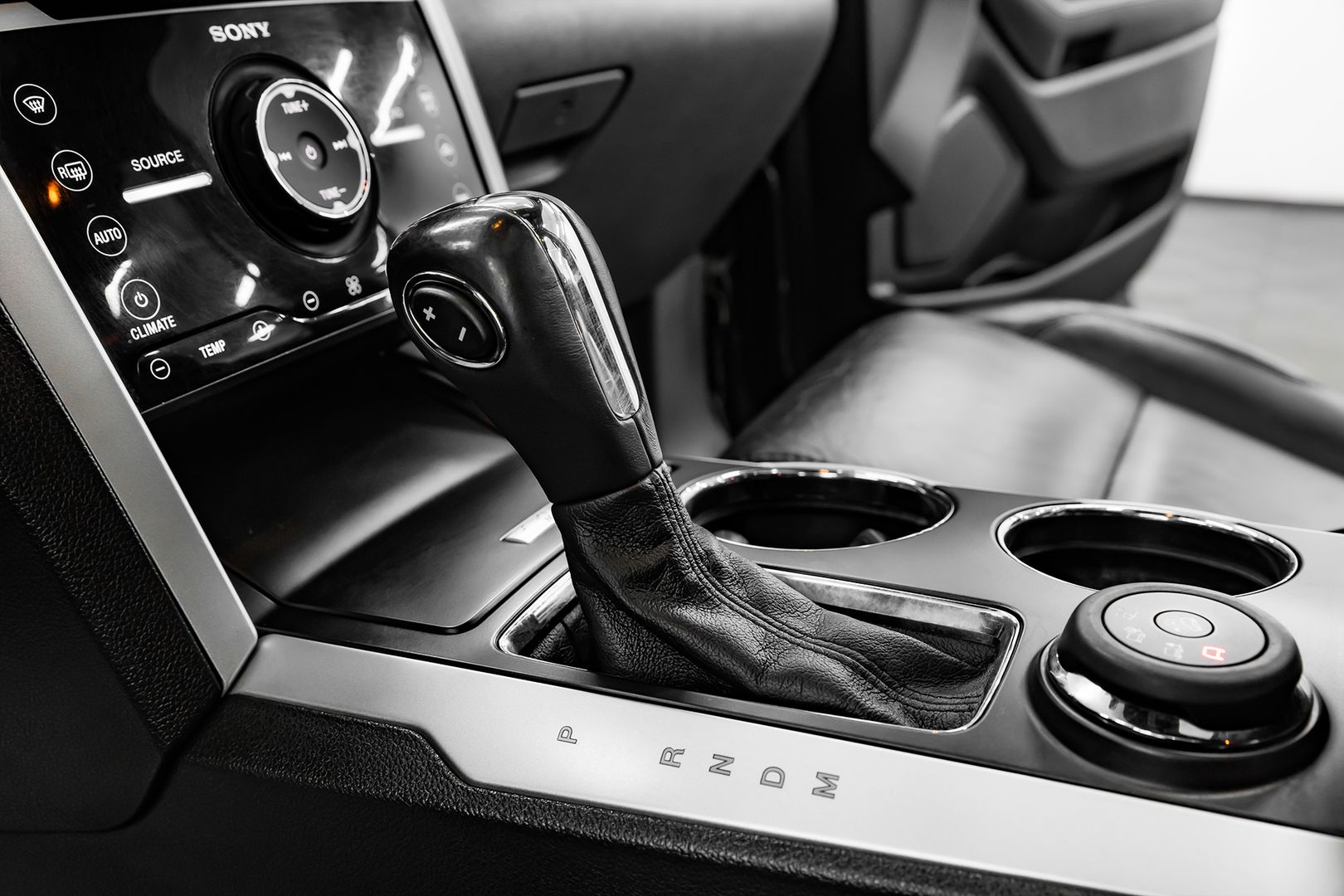 Ford Explorer, V, 2013 фото 11