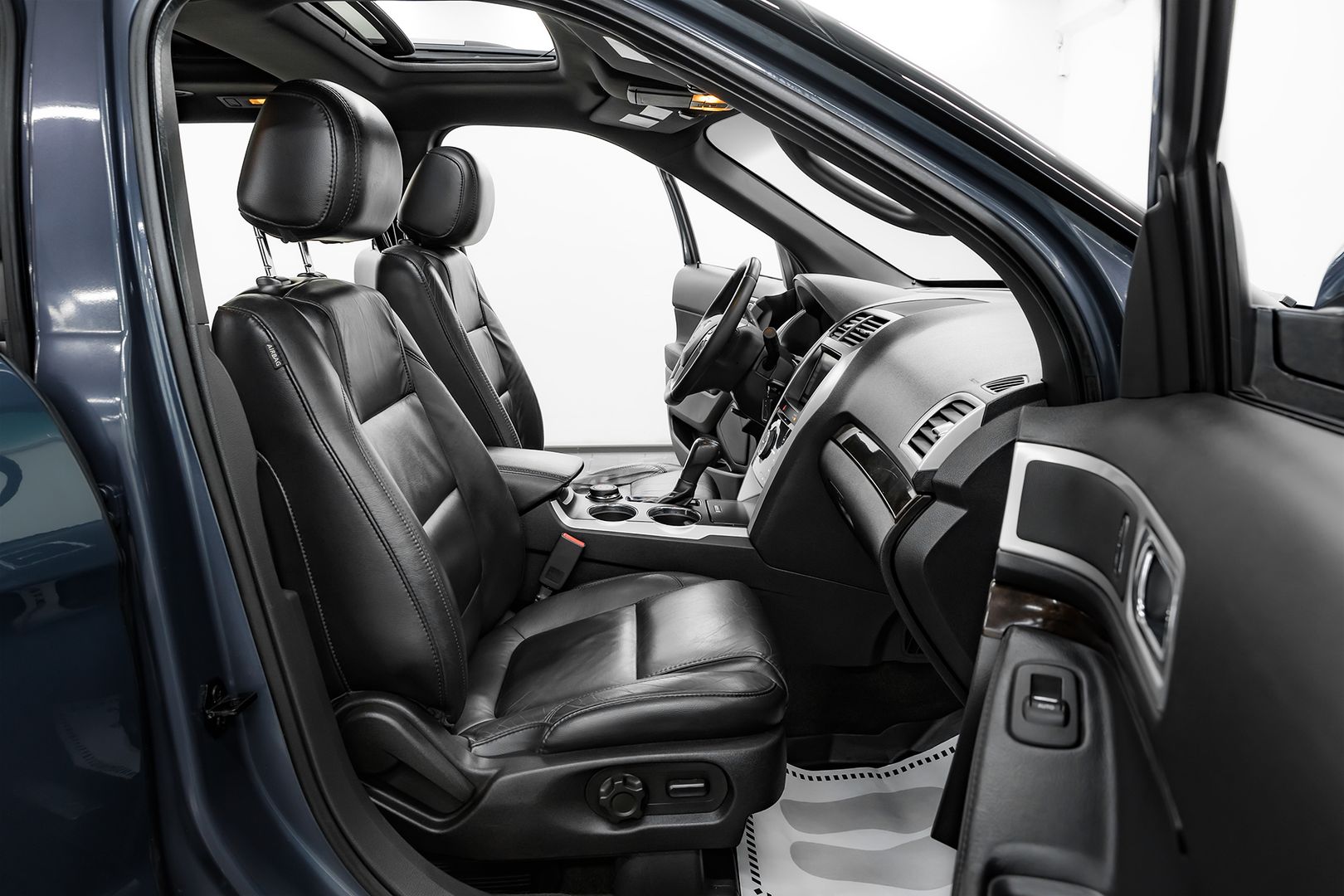 Ford Explorer, V, 2013 фото 15