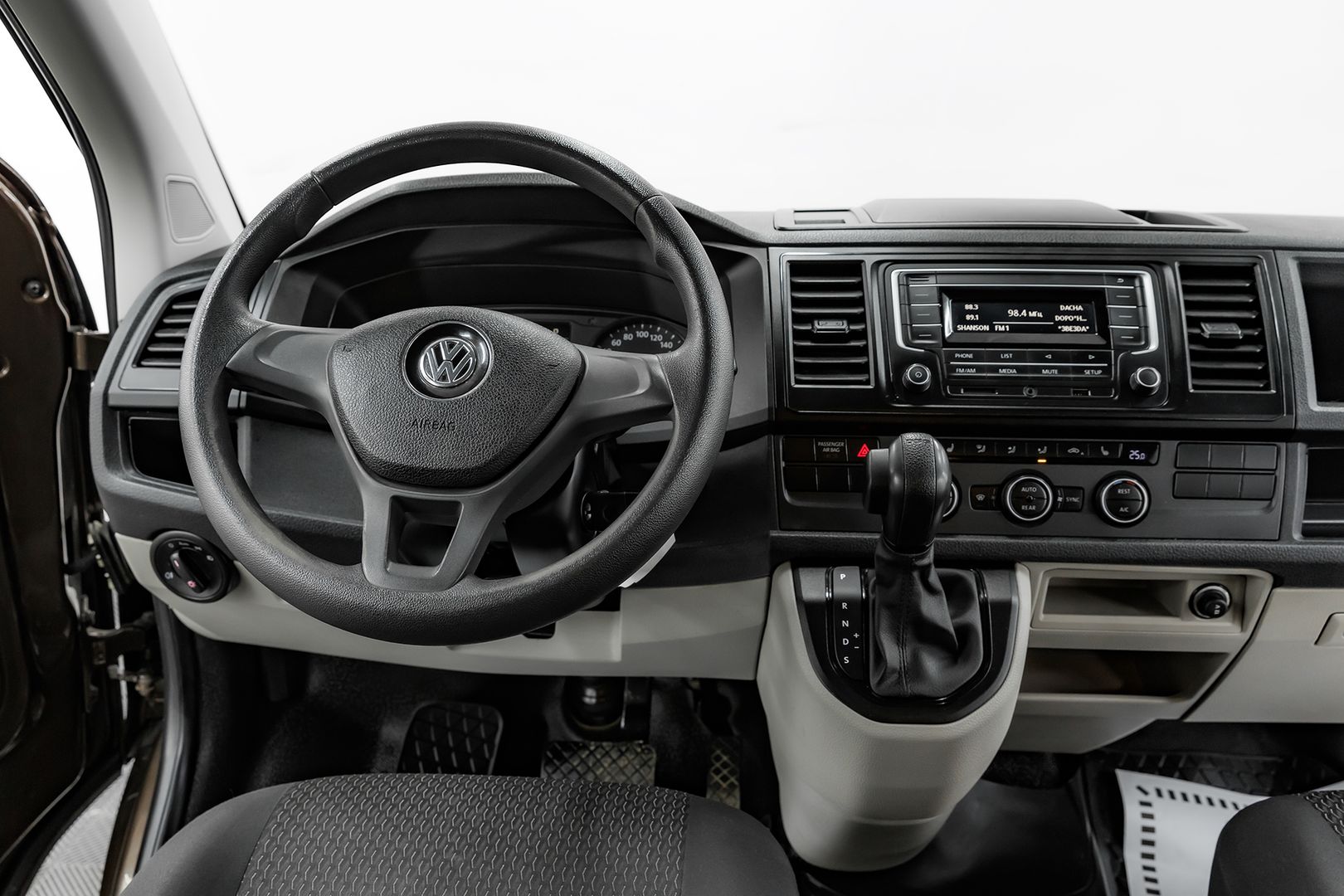 Volkswagen Caravelle, T6, 2018 фото 9