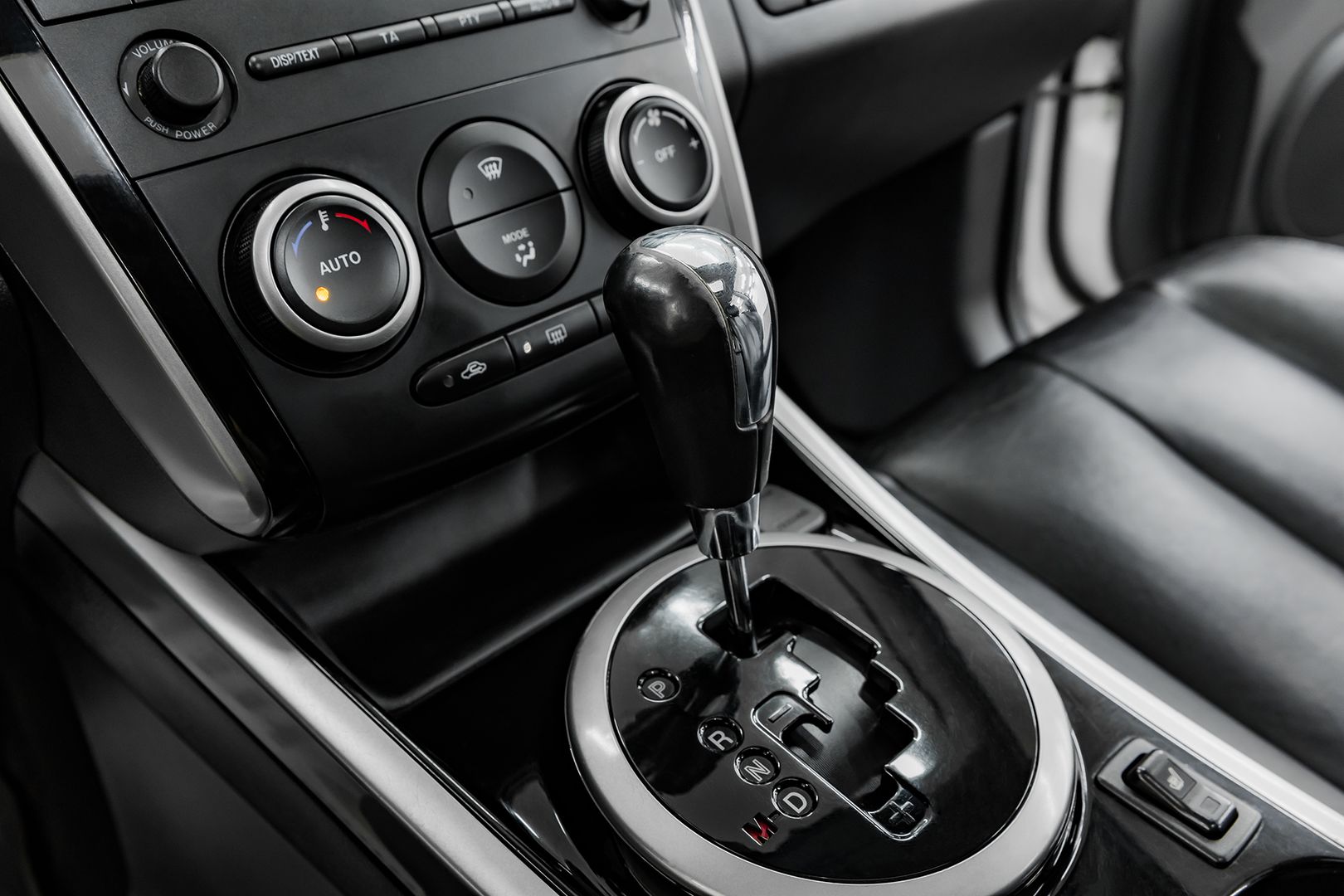 Mazda CX-7, I Рестайлинг, 2010 фото 11