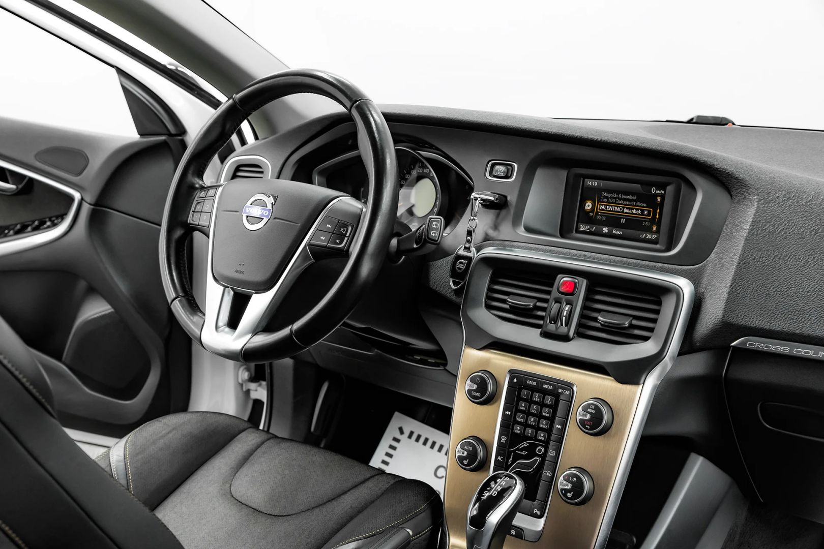 Volvo V40 Cross Country, I, 2014 фото 11