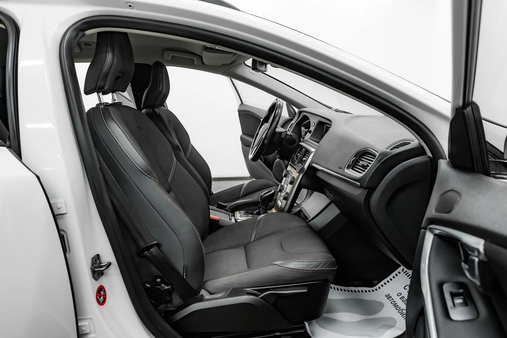 Volvo V40 Cross Country, I, 2014 фото 15