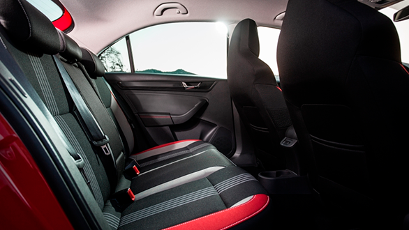 Фото Задний ряд skoda Rapid